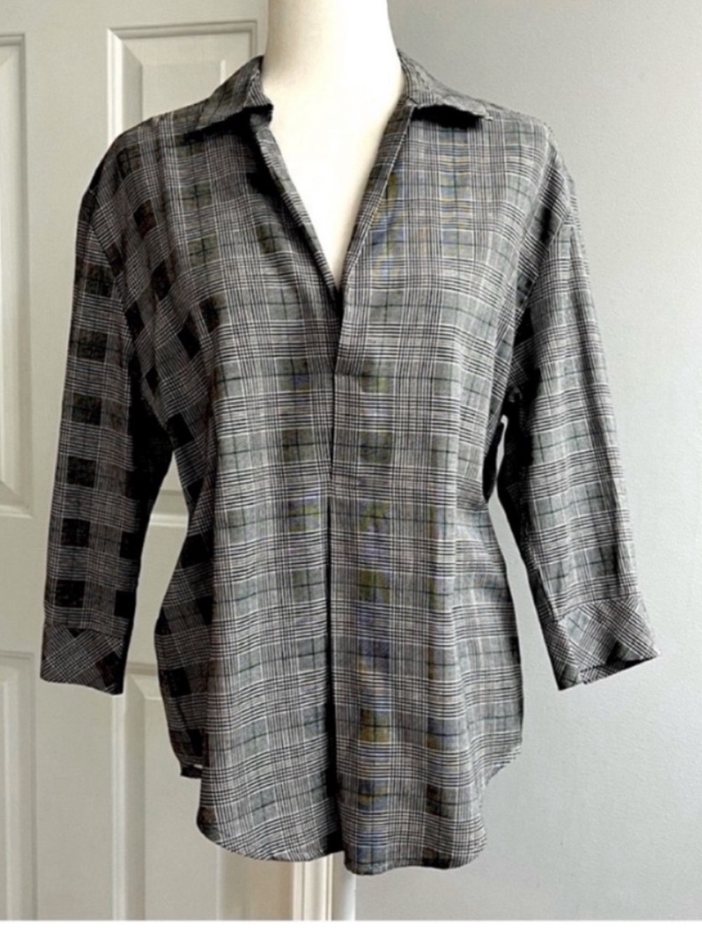 Zara Gray Plaid Button Down
Shirt Size S